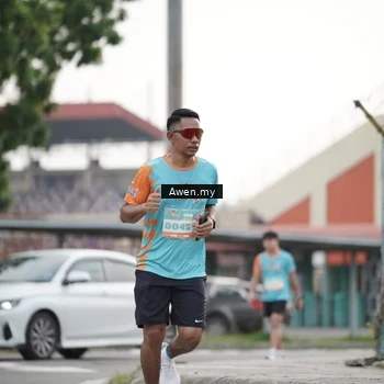 Runner Photo 8338969