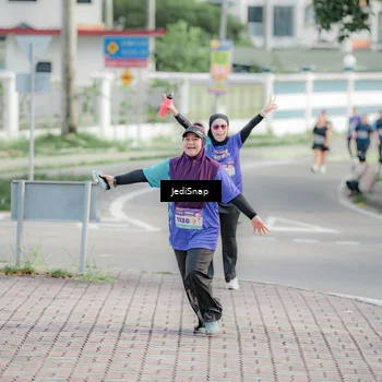 Runner Photo 8339032