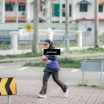 Runner Photo 8339072