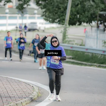 Runner Photo 8339101