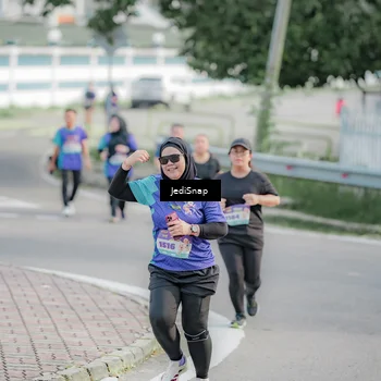 Runner Photo 8339115