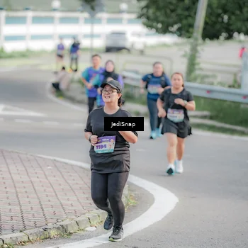 Runner Photo 8339152