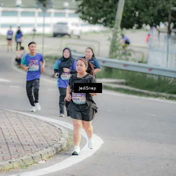Runner Photo 8339162