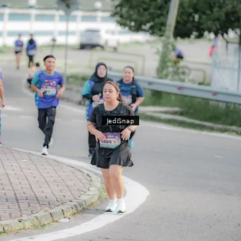 Runner Photo 8339179