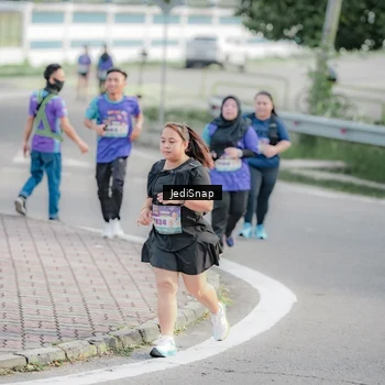Runner Photo 8339180