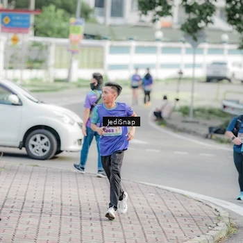 Runner Photo 8339193