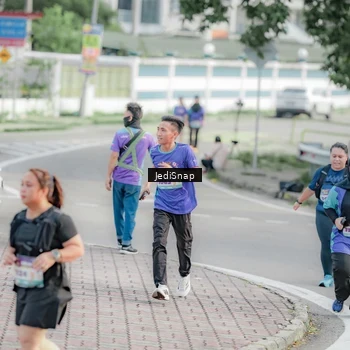 Runner Photo 8339198