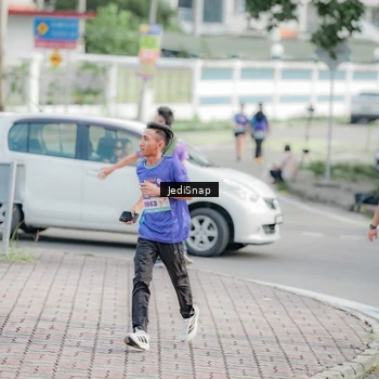 Runner Photo 8339211