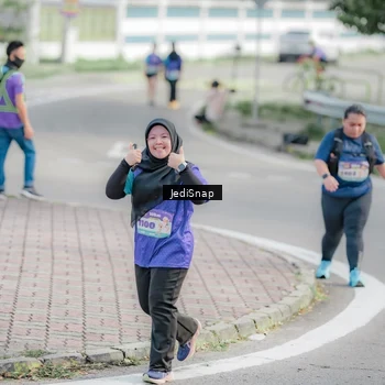 Runner Photo 8339237