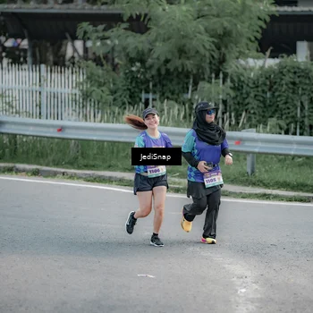 Runner Photo 8339349