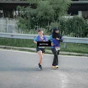 Runner Photo 8339360