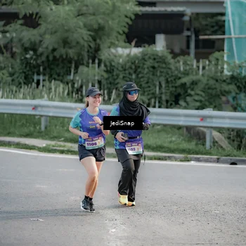 Runner Photo 8339380