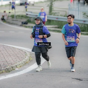 Runner Photo 8339508