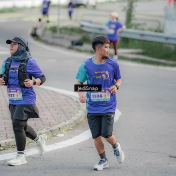 Runner Photo 8339517