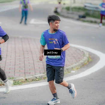 Runner Photo 8339528