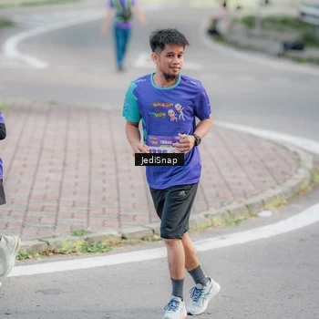 Runner Photo 8339535