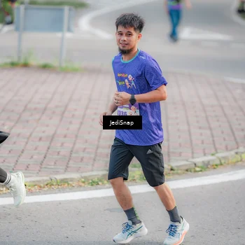 Runner Photo 8339552