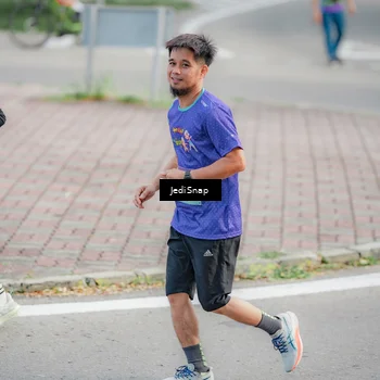 Runner Photo 8339565