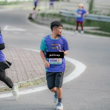 Runner Photo 8339592