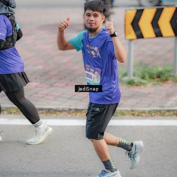 Runner Photo 8339652
