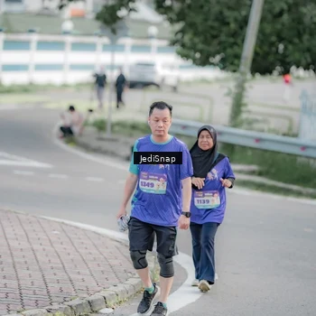 Runner Photo 8339722