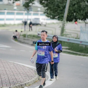 Runner Photo 8339733