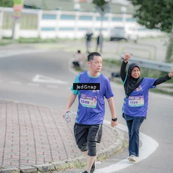 Runner Photo 8339754