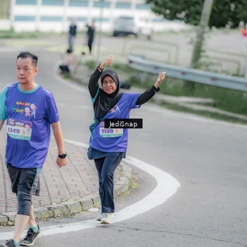 Runner Photo 8339766