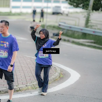 Runner Photo 8339780