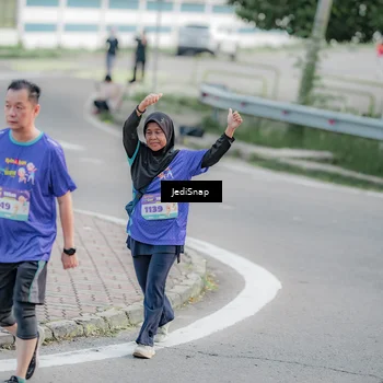 Runner Photo 8339784