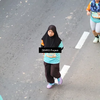 Runner Photo 8340003