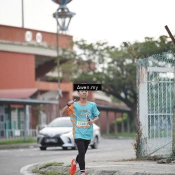 Runner Photo 8340005