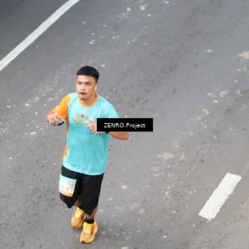 Runner Photo 8340020