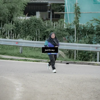 Runner Photo 8340040