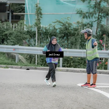 Runner Photo 8340056