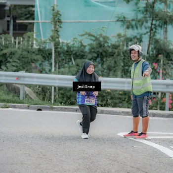 Runner Photo 8340057