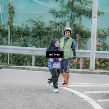 Runner Photo 8340068