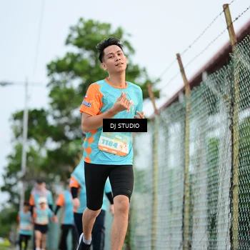 Runner Photo 8340084