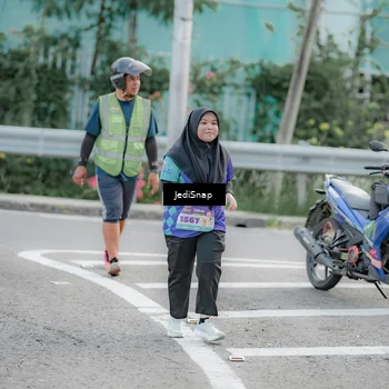 Runner Photo 8340091
