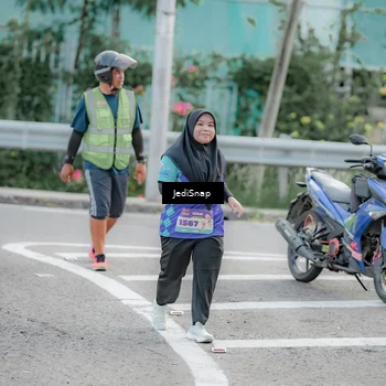 Runner Photo 8340095