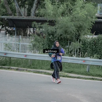 Runner Photo 8340171