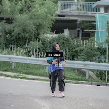 Runner Photo 8340211