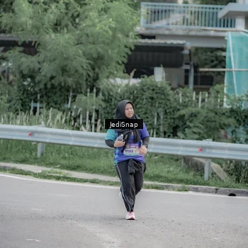 Runner Photo 8340216
