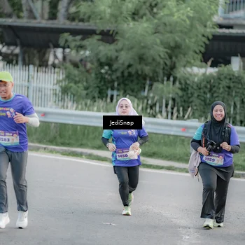 Runner Photo 8340272