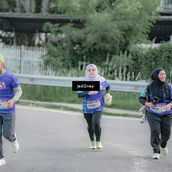 Runner Photo 8340273