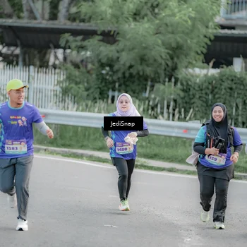 Runner Photo 8340281