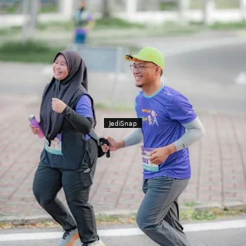 Runner Photo 8340308