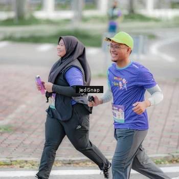 Runner Photo 8340313