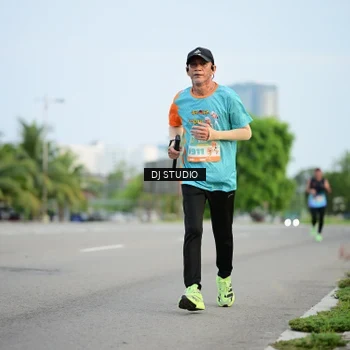 Runner Photo 8340338