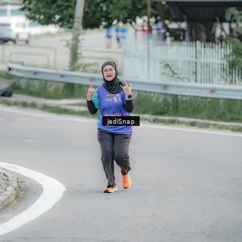 Runner Photo 8340362